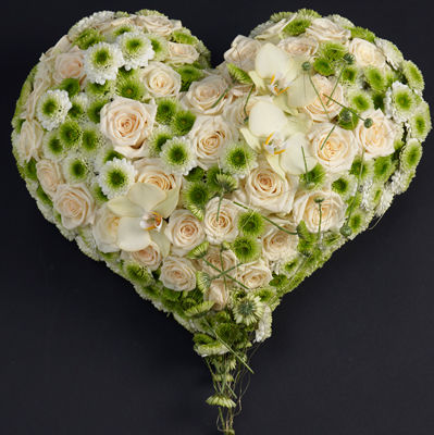 Interflora_sorghjerte_lysefarger